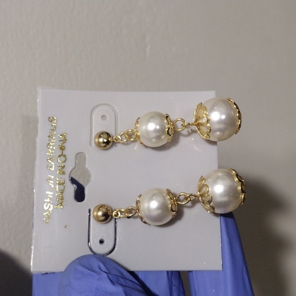 Gold-Tone Double Faux Pearl Drop Earrings – Elegant Dangle Statement Jewelry #4 - Picture 3 of 5